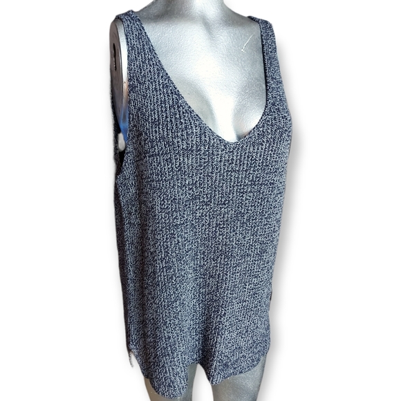 LOFT Tops - Ann Taylor Loft NWT Knit Vneck Static Black White Tank Top